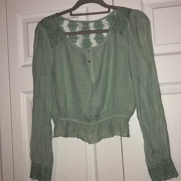 mine Tops - *RESERVED FOR 11/5* NWOT cute blouse 💚